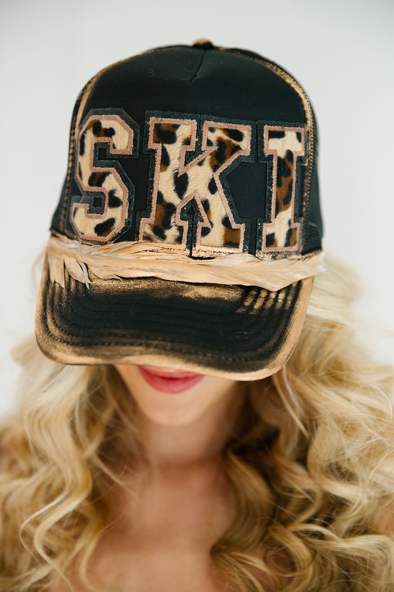 LEOPARD SKI BLACK TRUCKER HAT TRUCKER HAT Judith March
