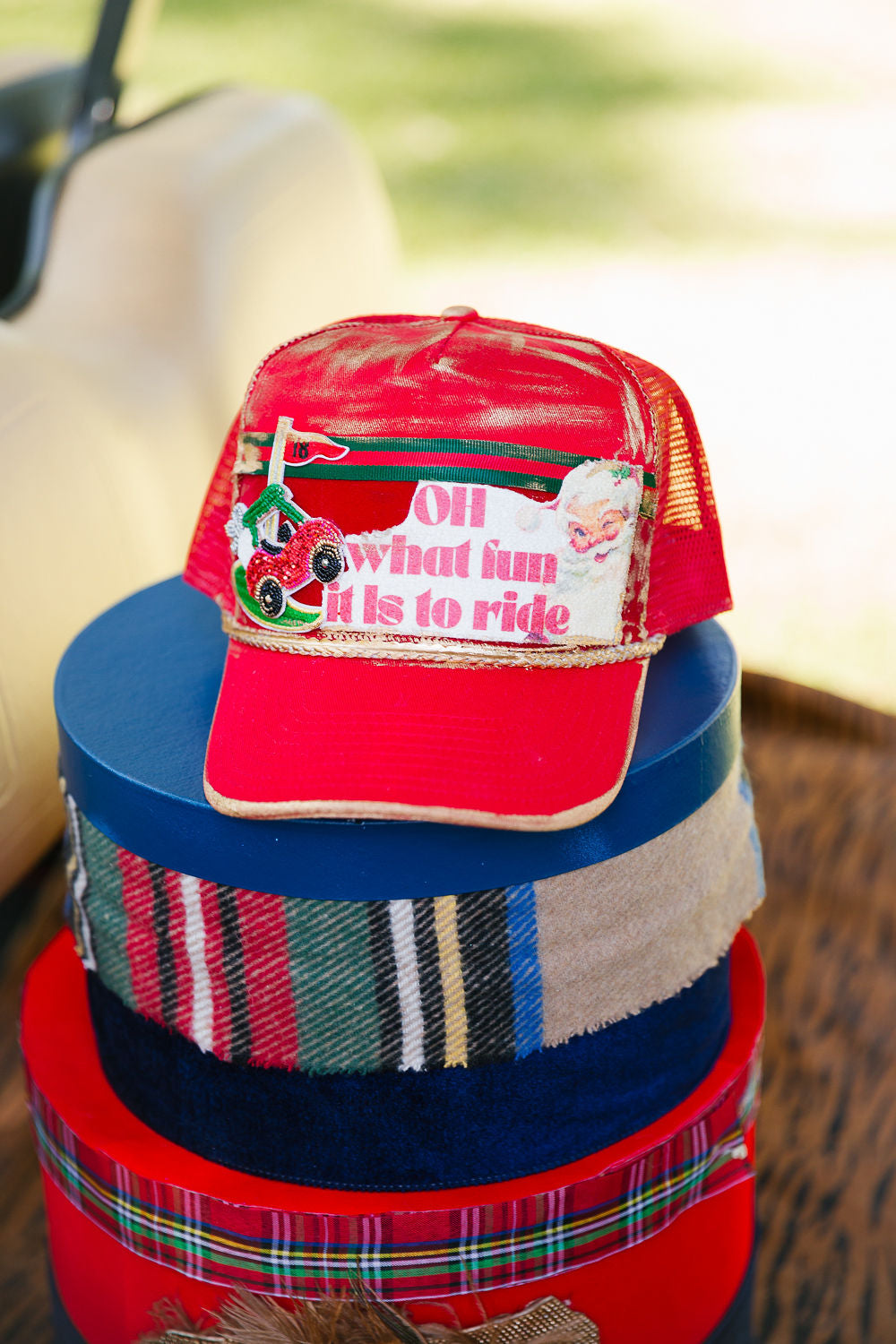 18TH HOLE SANTA STRUCTURED HAT TRUCKER HAT Judith March