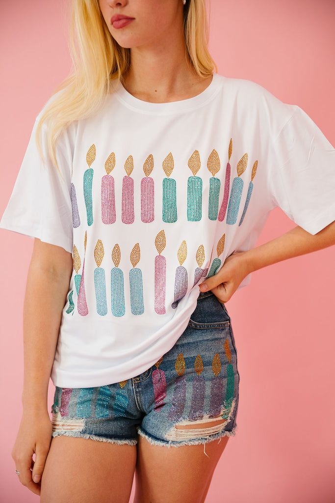 BIRTHDAY CANDLES WHITE TEE Tee Judith March   