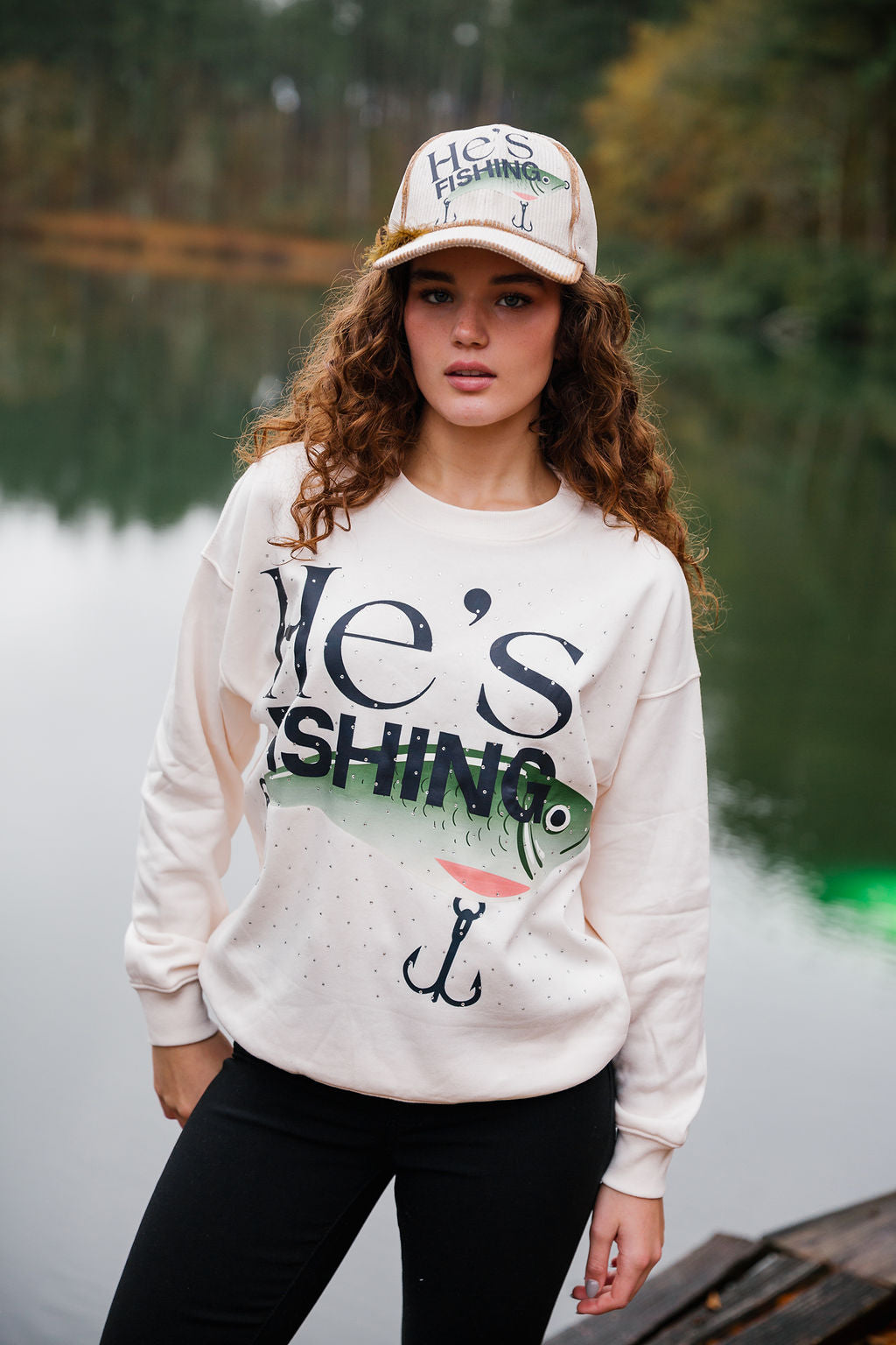 HE'S FISHING CREAM PULLOVER