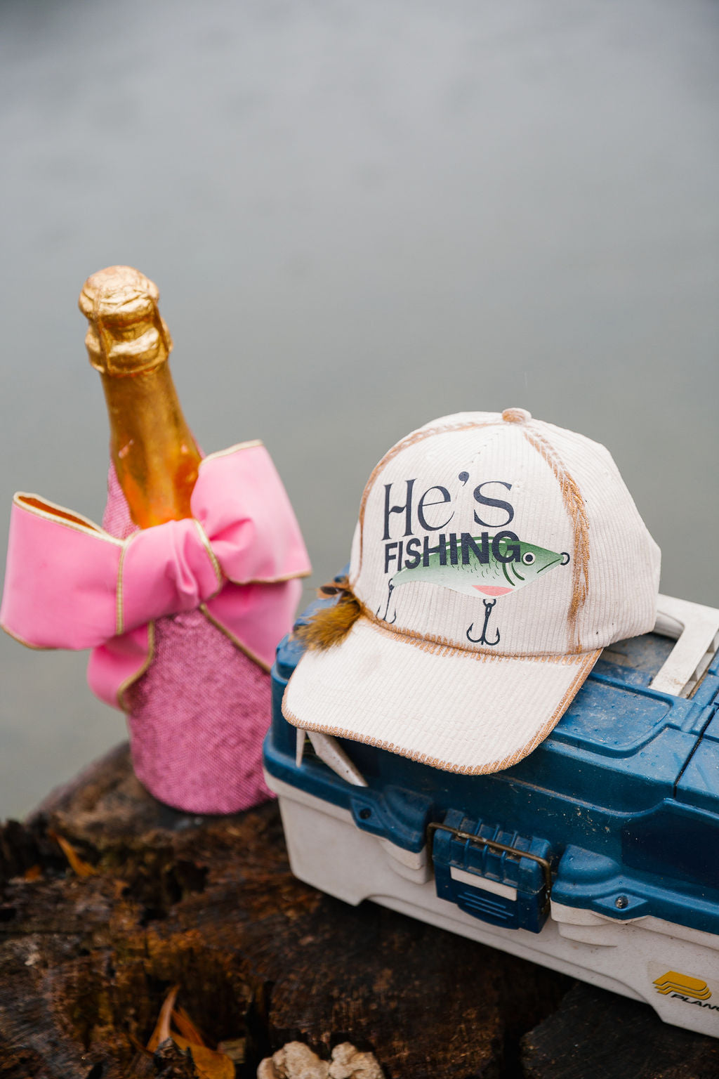 HE'S FISHING CORDUROY HAT