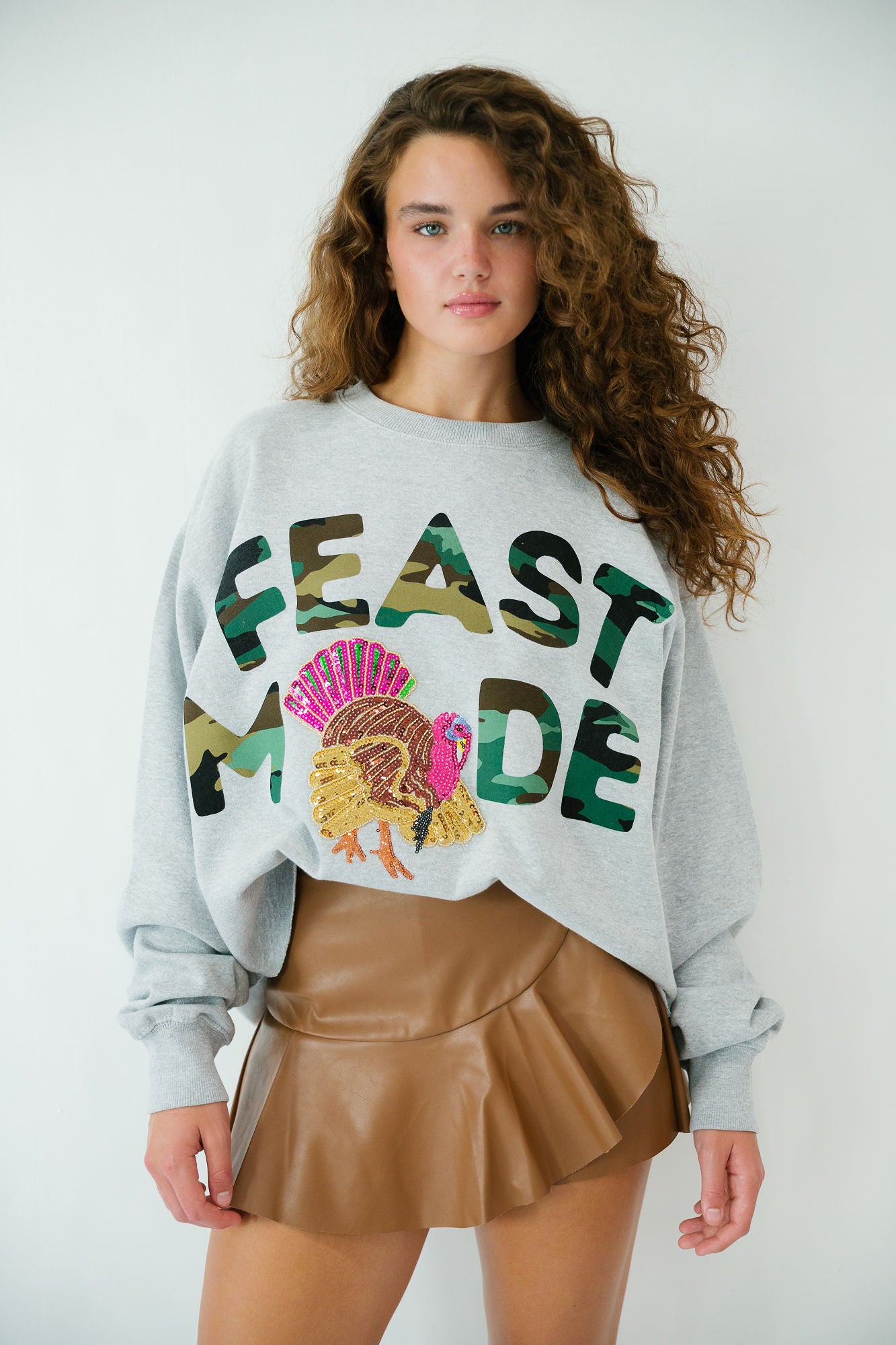 FEAST MODE GREY PULLOVER PULLOVER Judith March