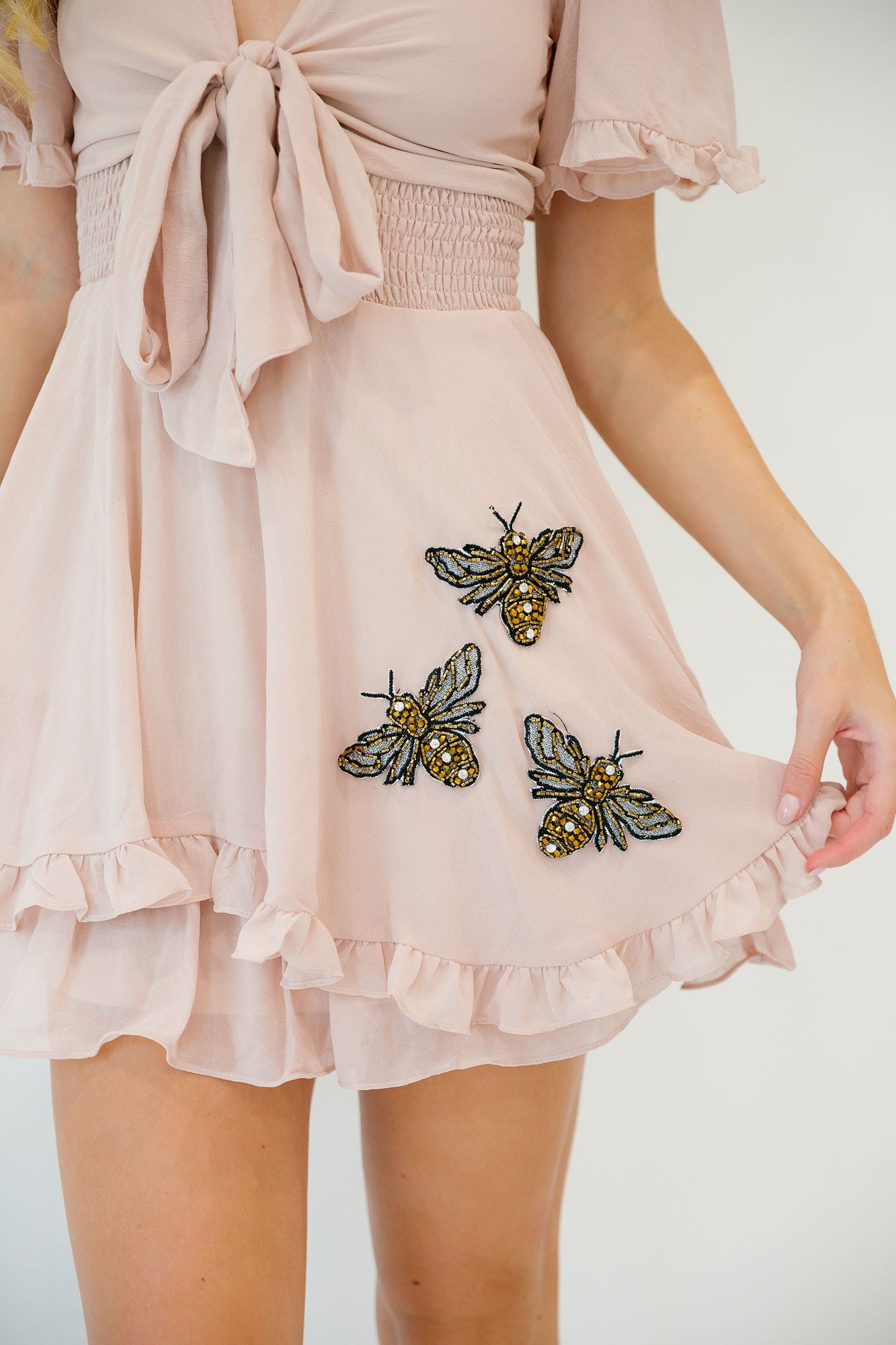 QUEEN BEE RUFFLE DRESS DRESS Judith March