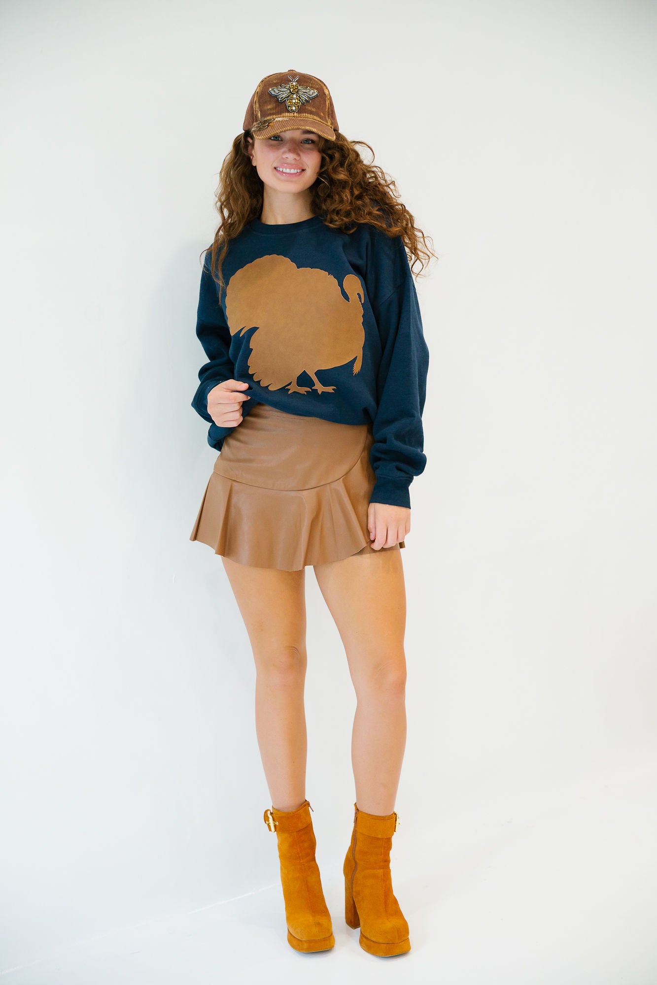 FEAST SEASON NAVY PULLOVER PULLOVER Judith March