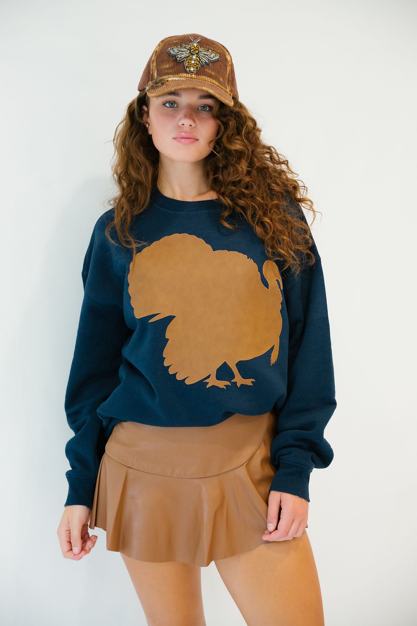 FEAST SEASON NAVY PULLOVER PULLOVER Judith March