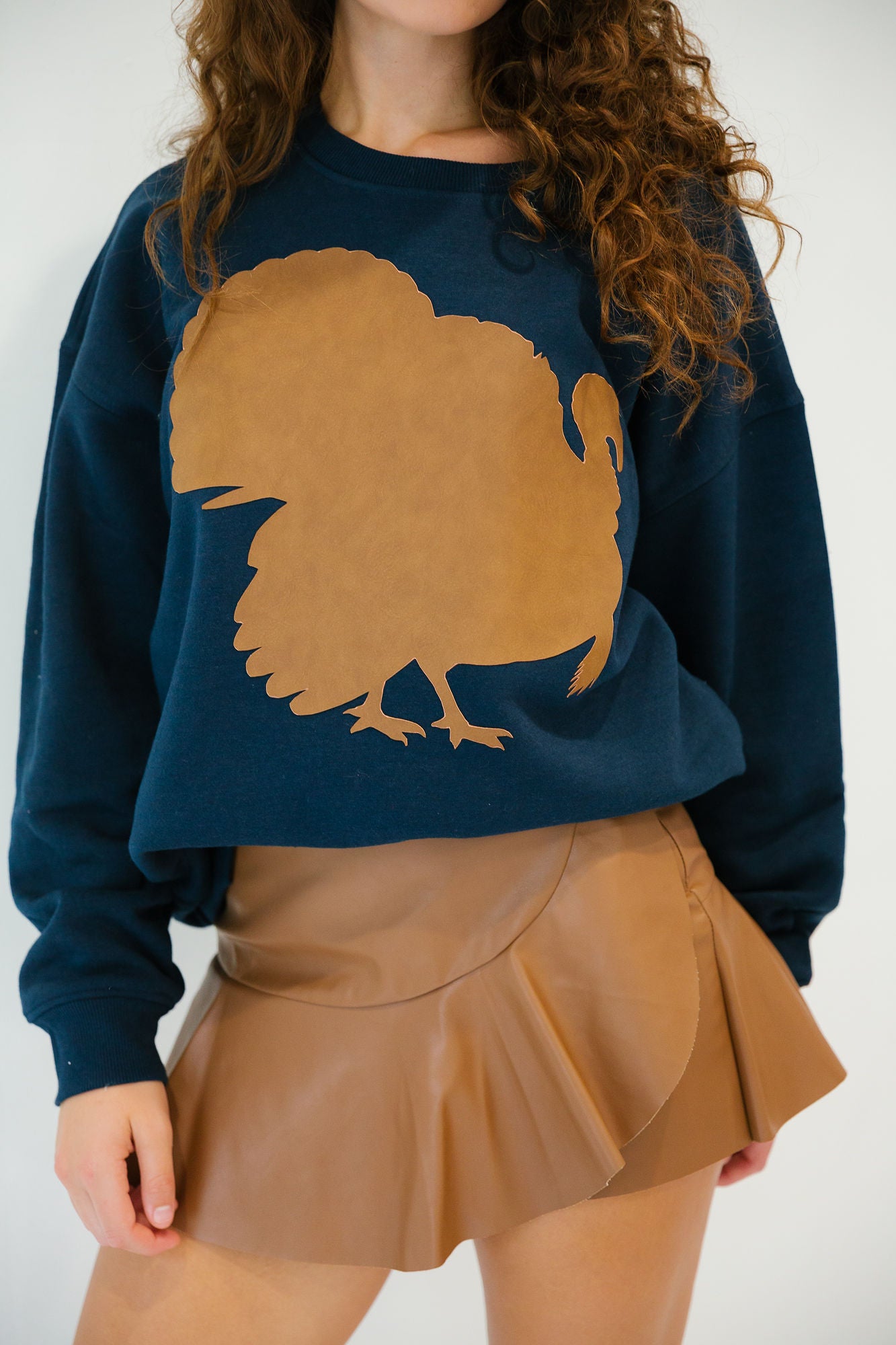 FEAST SEASON NAVY PULLOVER PULLOVER Judith March