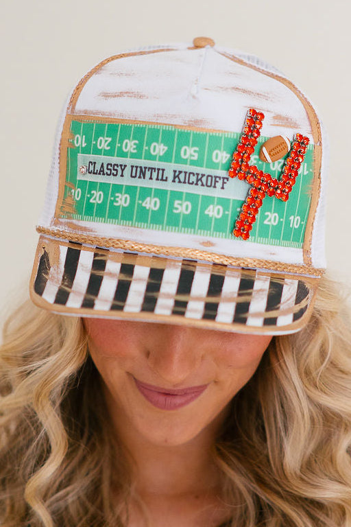 DOWN THE FIELD WHITE TRUCKER HAT TRUCKER HAT Judith March