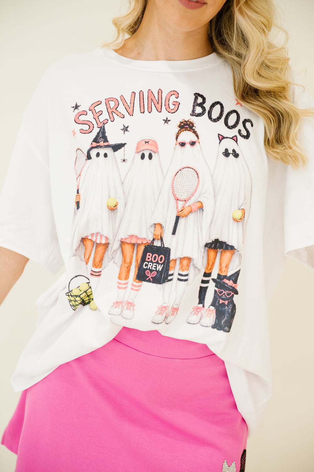 SERVING BOOS WHITE TEE TEE Judith March