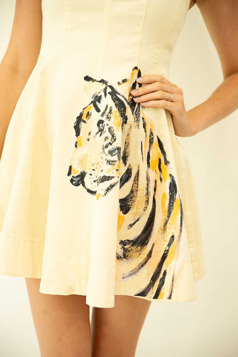 THE ROAR & RADIANCE HAND PAINTED DRESS DRESS Judith March