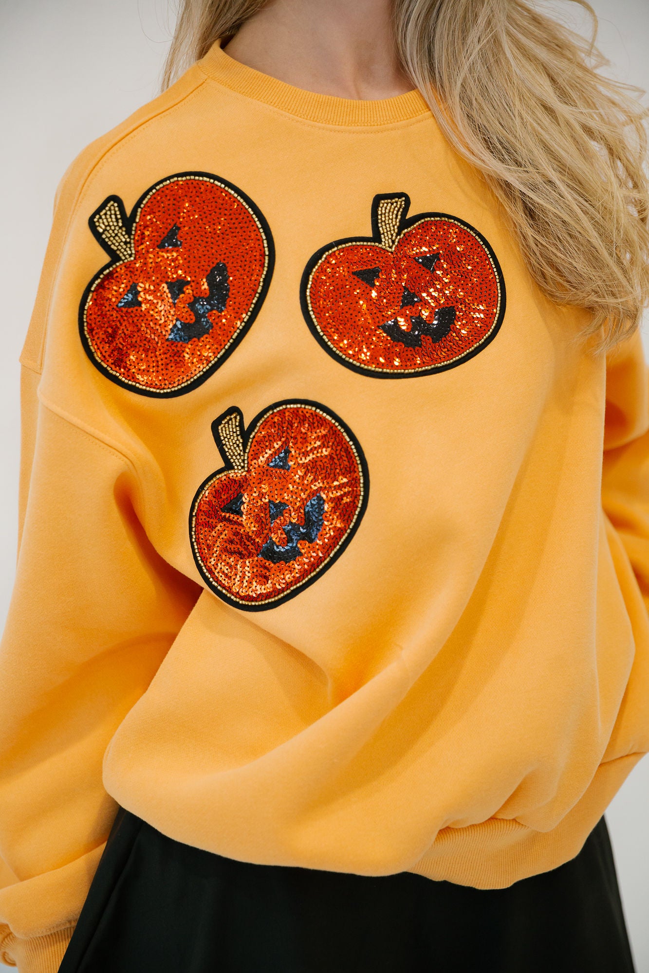 PICK OF THE PATCH ORANGE PULLOVER PULLOVER Judith March