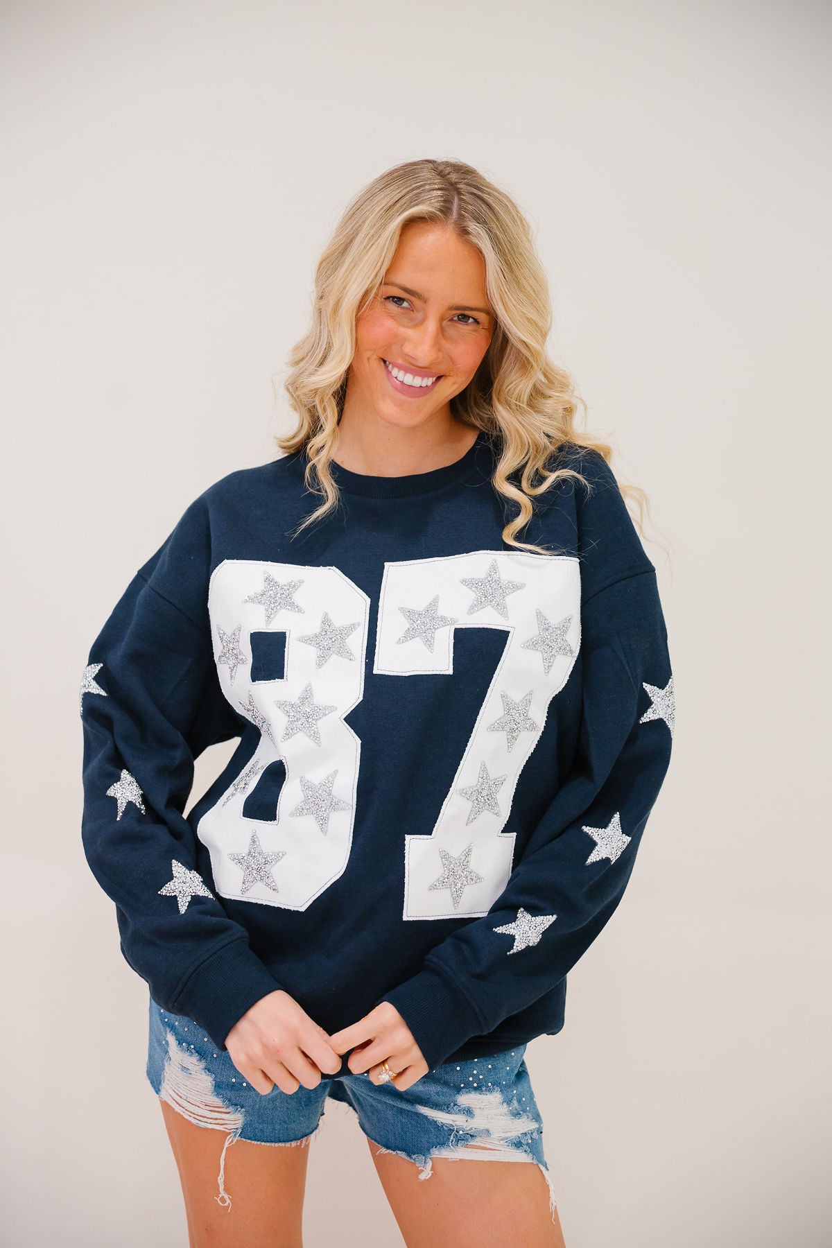 *WHITE #87 NAVY PULLOVER - SMALL PULLOVER Judith March
