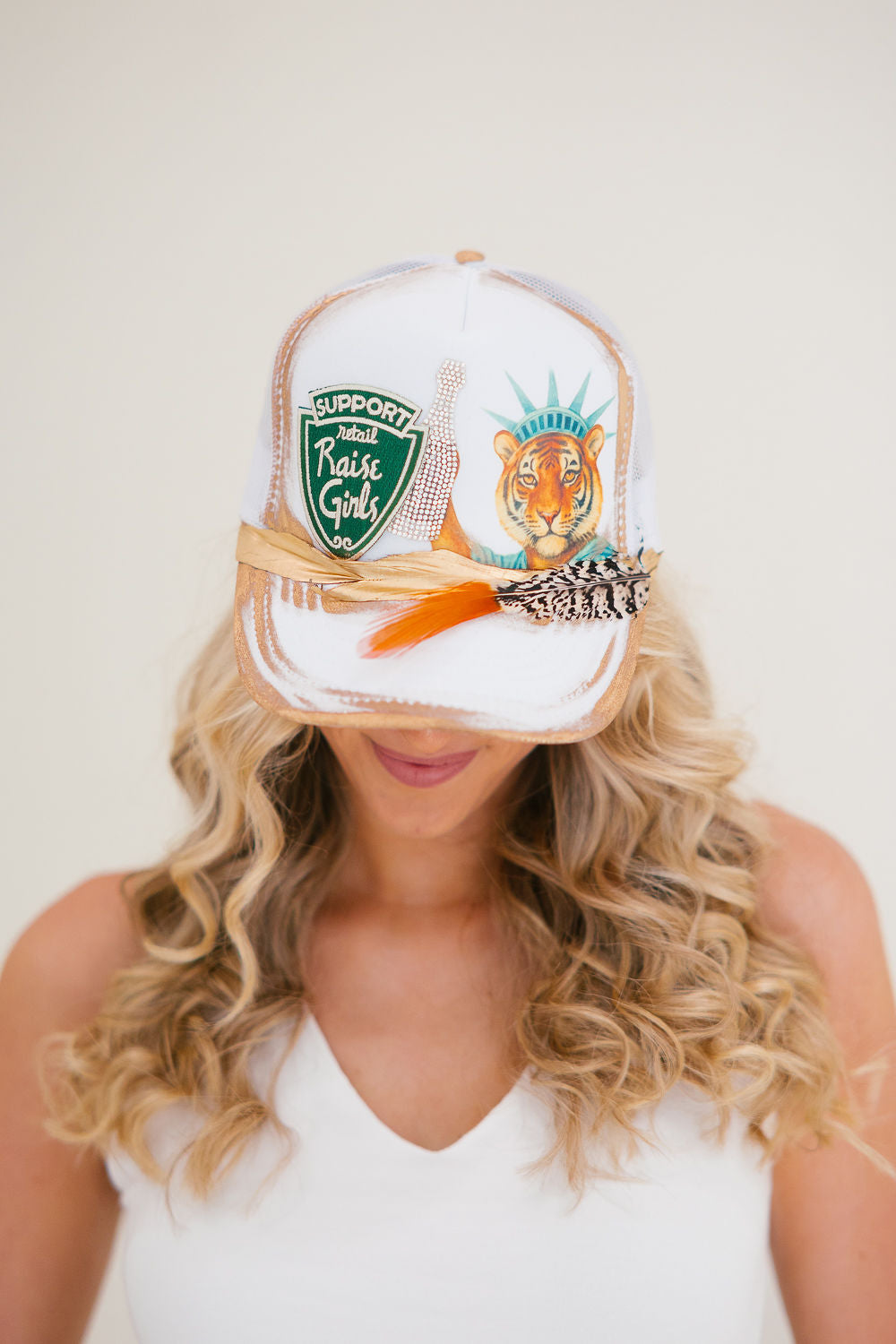 SUPPORT RETAIL TIGER WHITE TRUCKER HAT HAT Judith March