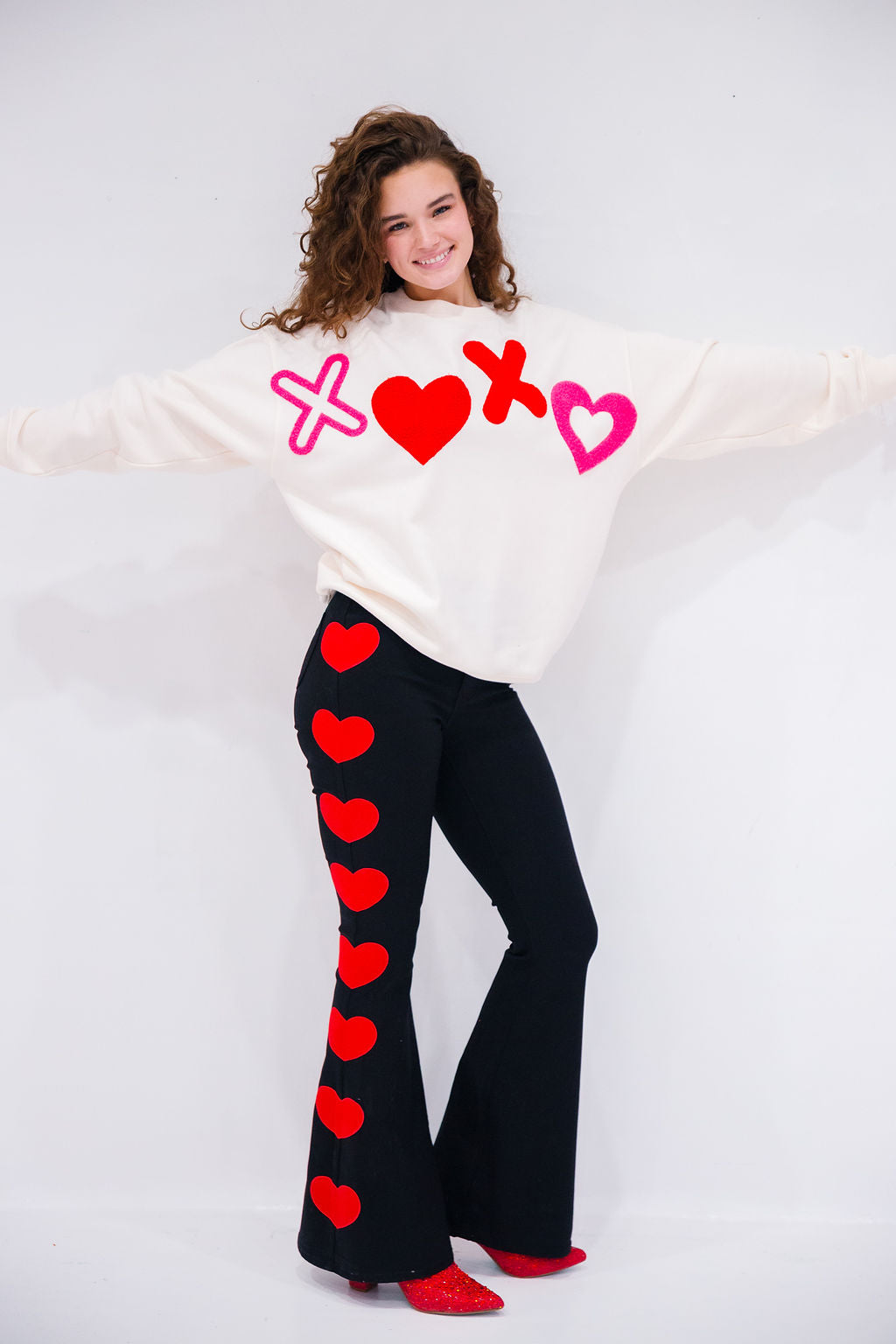 XOXO CREAM PULLOVER PULLOVER Judith March