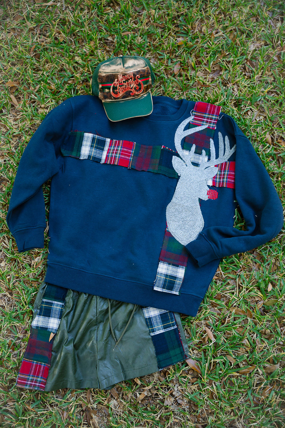 RED-NOSED REINDEER NAVY PULLOVER PULLOVER Judith March
