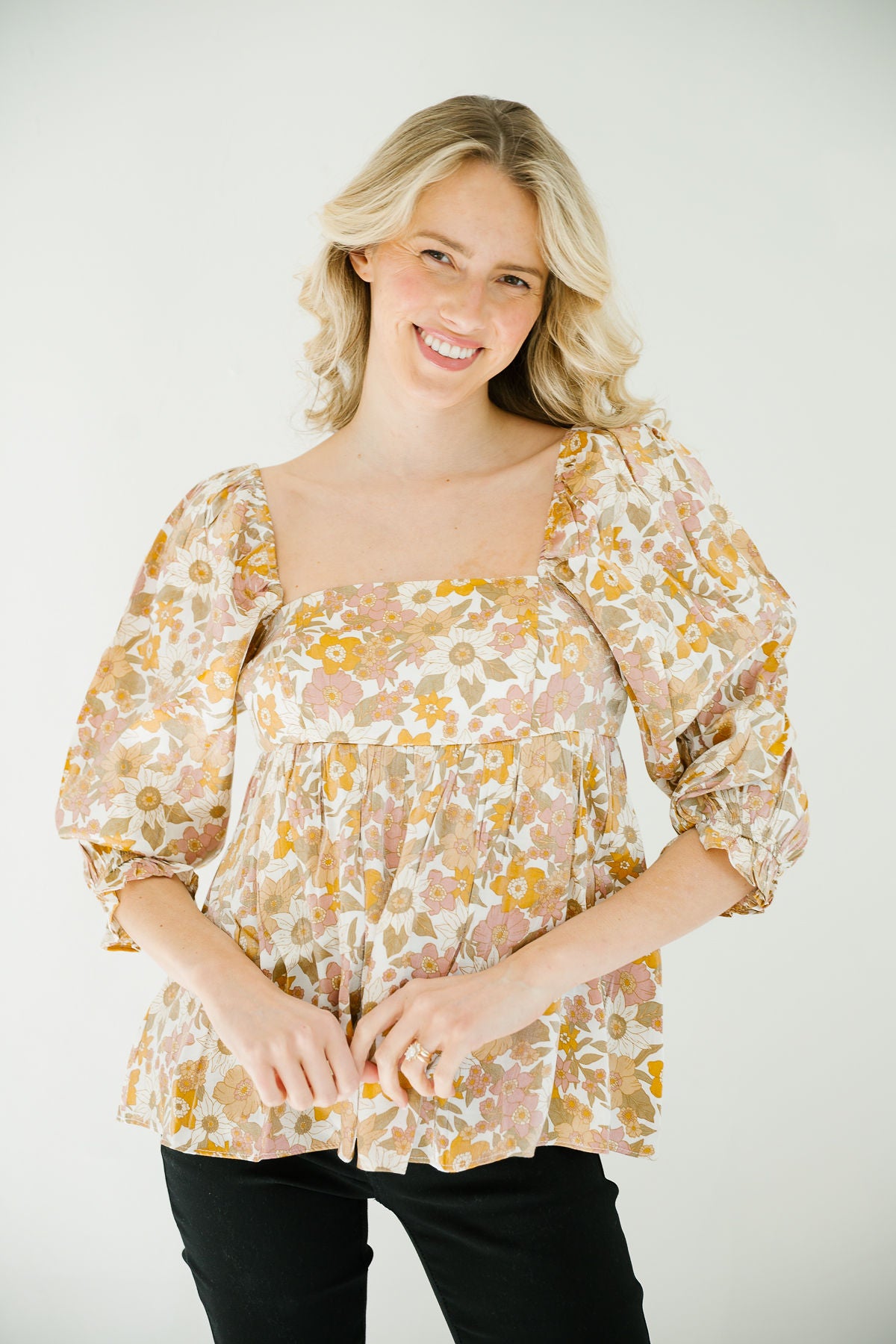 *BEIGE FLORAL TOP - SMALL TOP Judith March