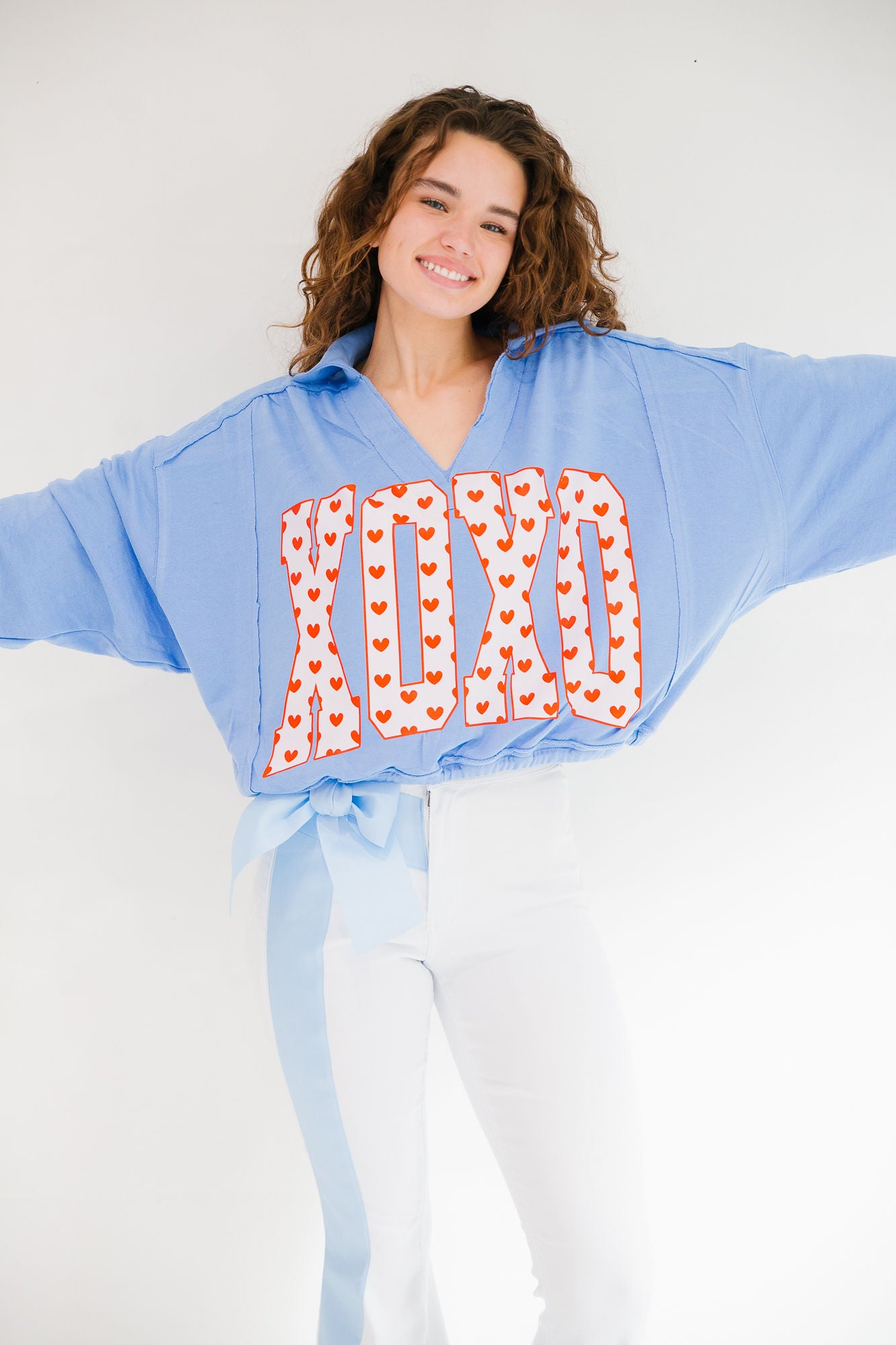 XOXO BLUE CROPPED PULLOVER PULLOVER Judith March