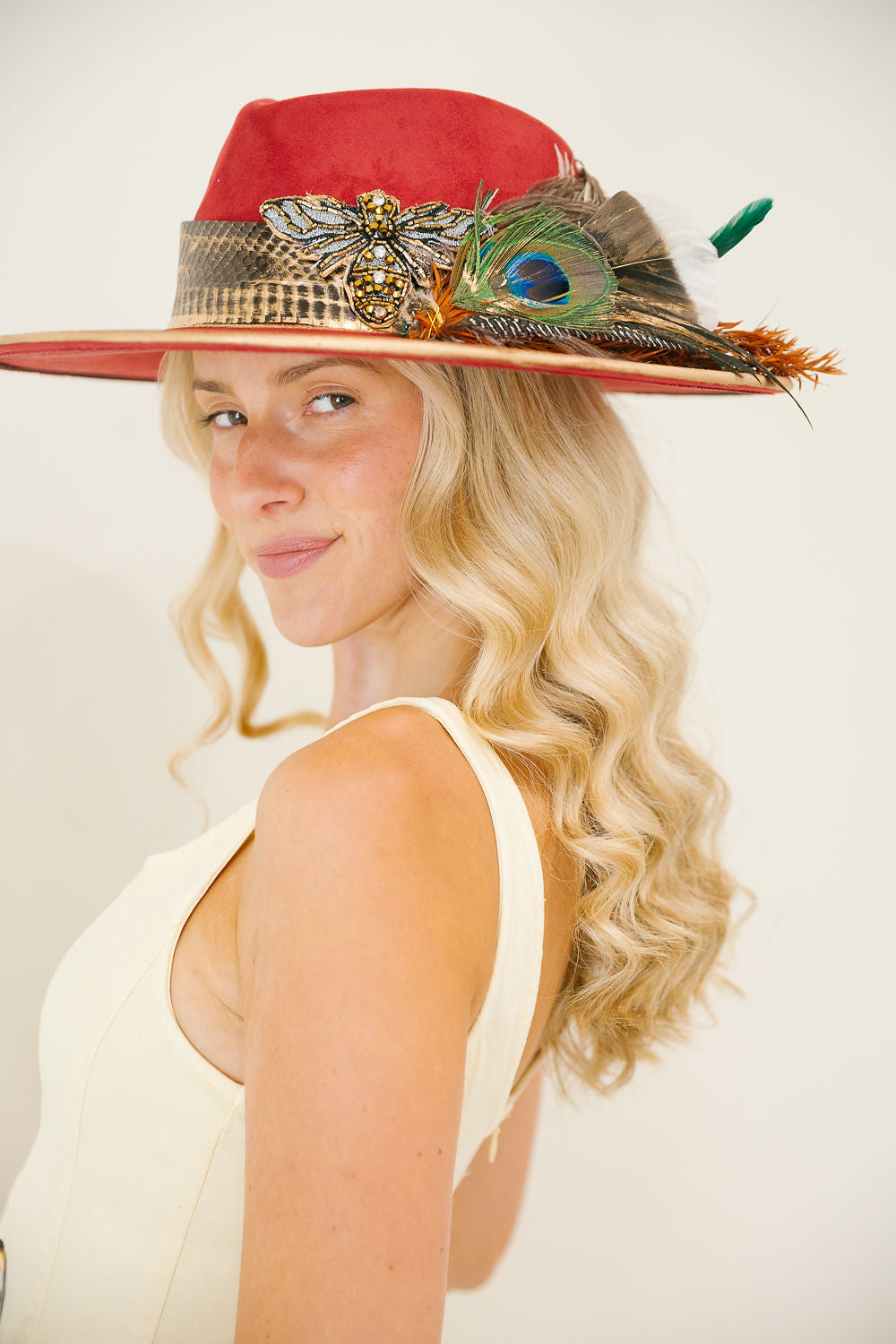 THE SCARLET SEASON RANCHER HAT RANCHER HAT Judith March
