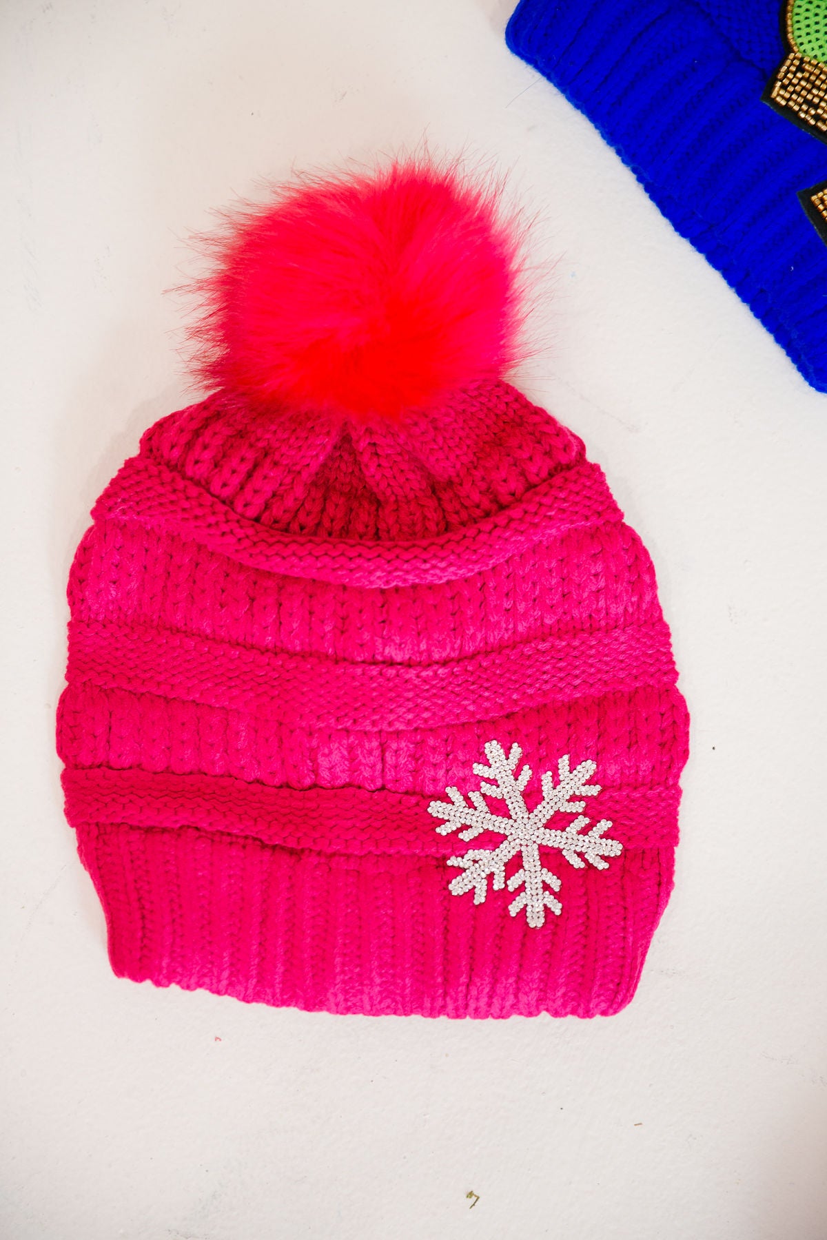 *SNOWFLAKE PINK BEANIE HAT Judith March