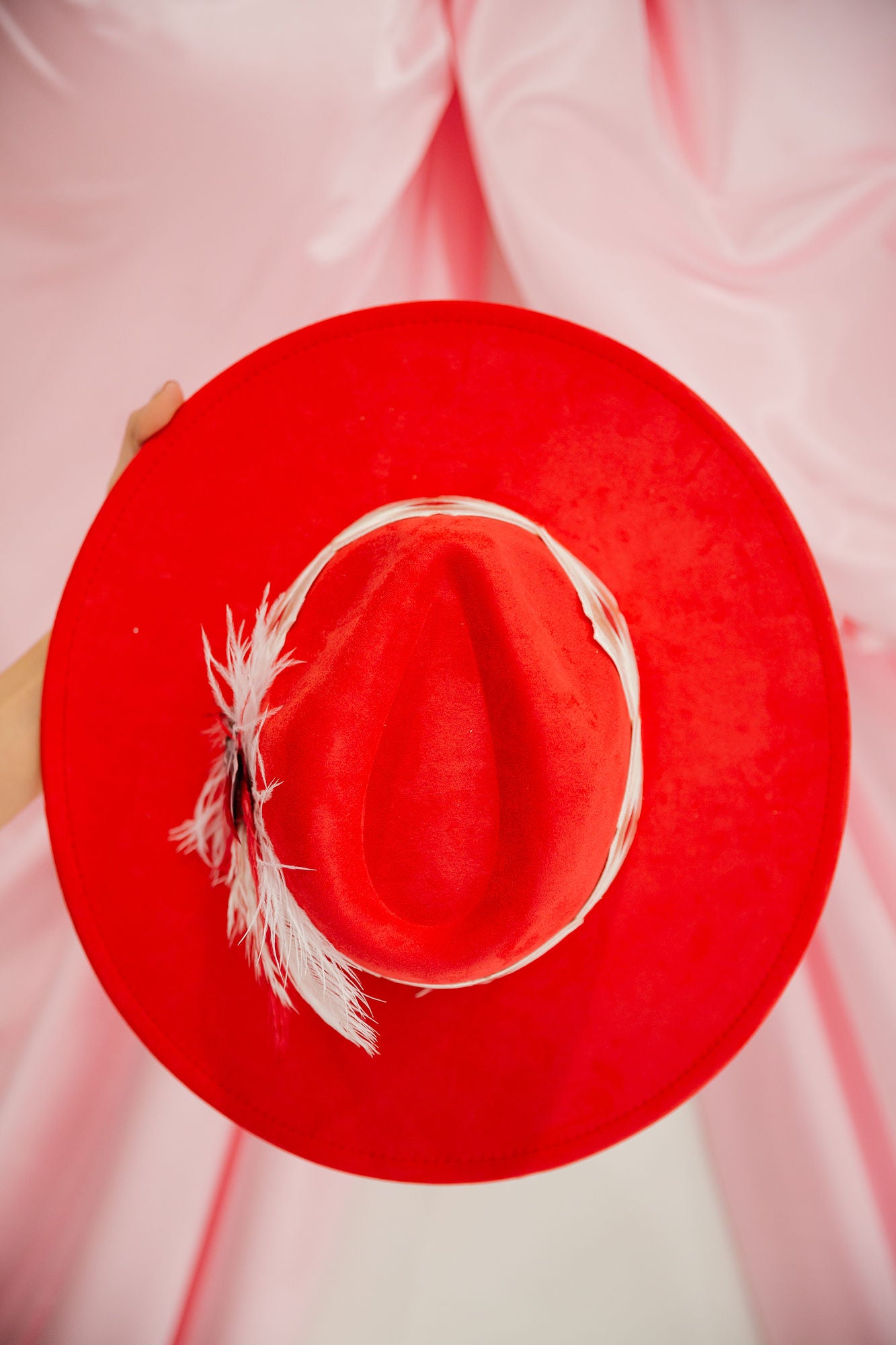 THE SCARLET RANCHER HAT RANCHER HAT Judith March   