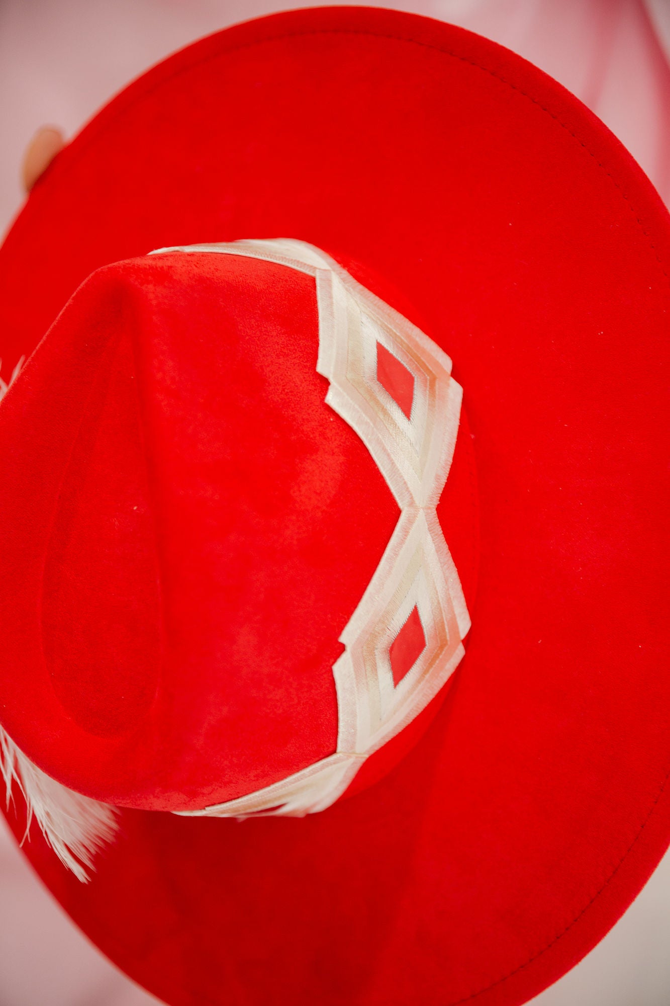 THE SCARLET RANCHER HAT RANCHER HAT Judith March   