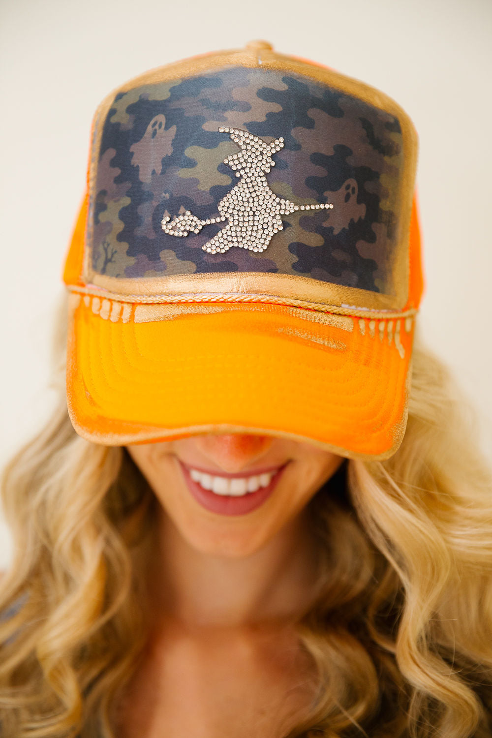 CAMO WITCH SPARKLE ORANGE TRUCKER HAT TRUCKER HAT Judith March