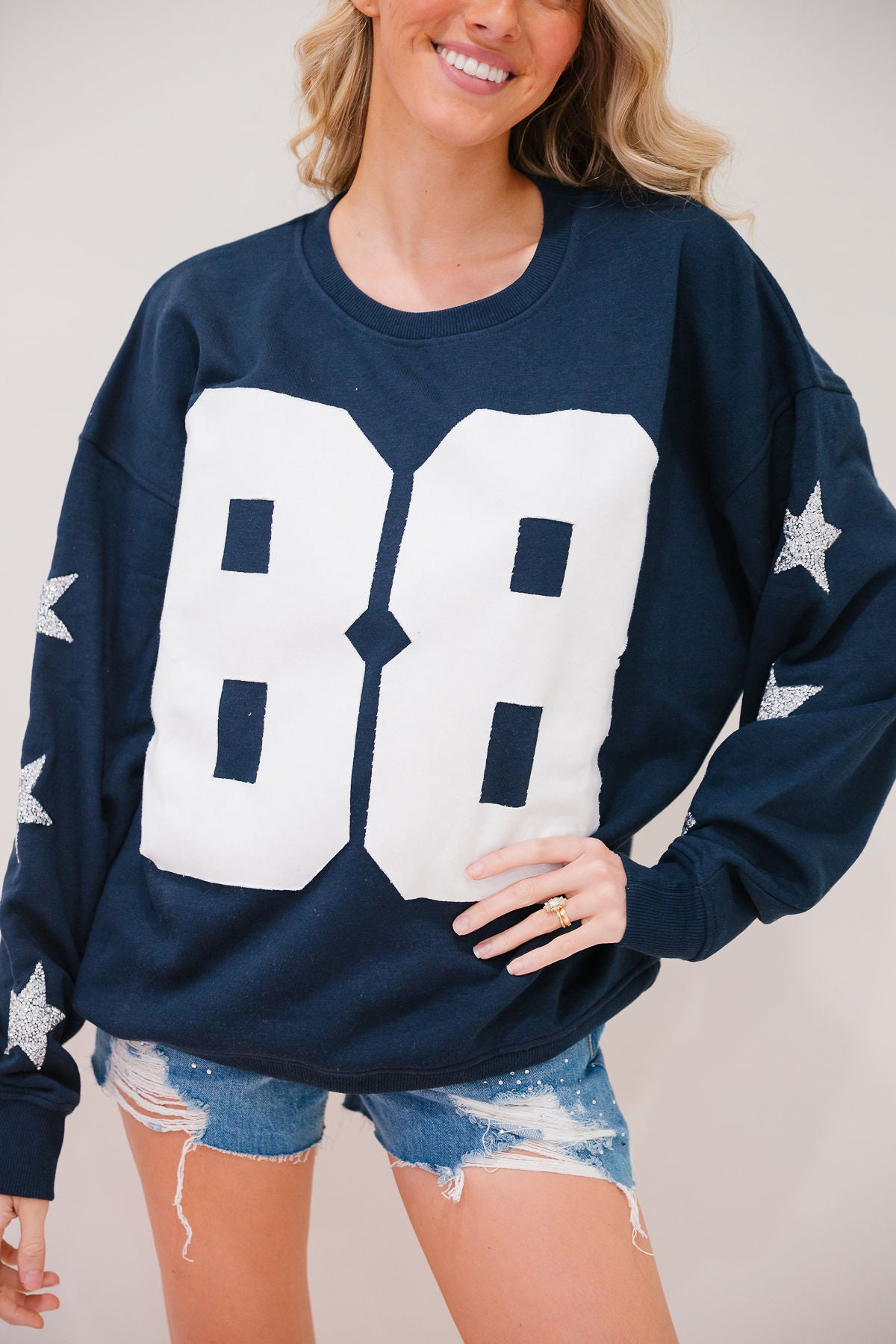 *WHITE #88 NAVY PULLOVER - M/L PULLOVER Judith March