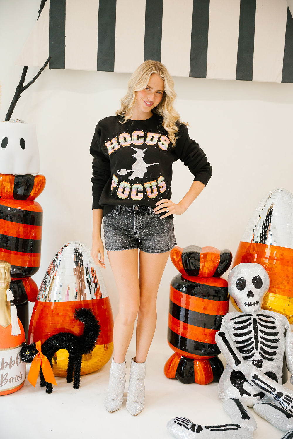HOCUS POCUS SPARKLE BLACK PULLOVER
