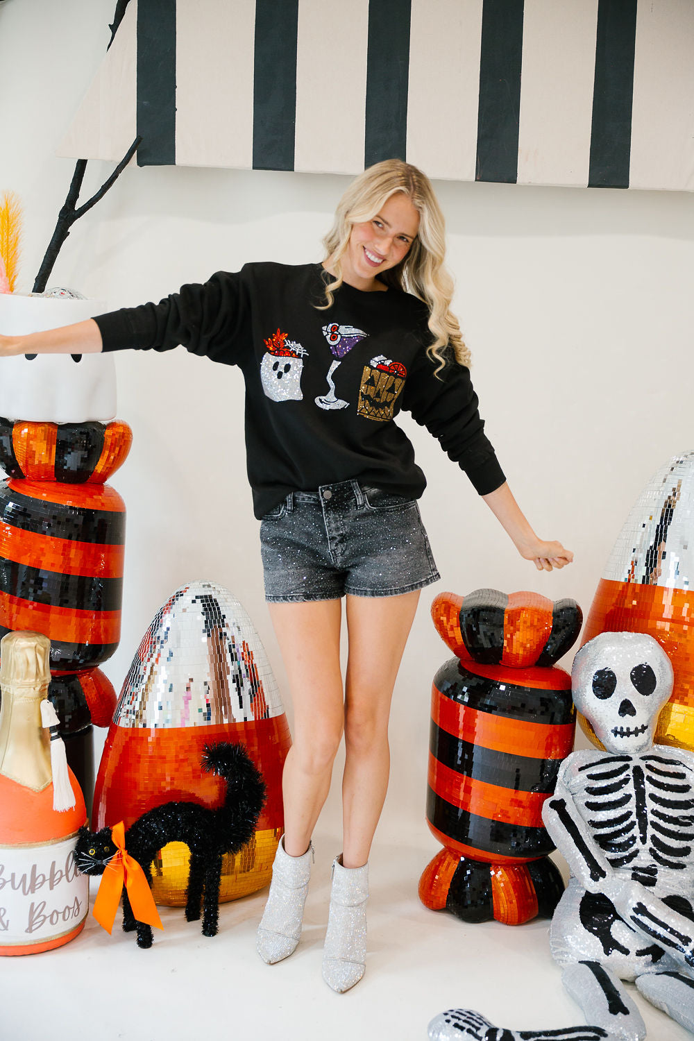SPOOKY SIPS BLACK PULLOVER PULLOVER Judith March
