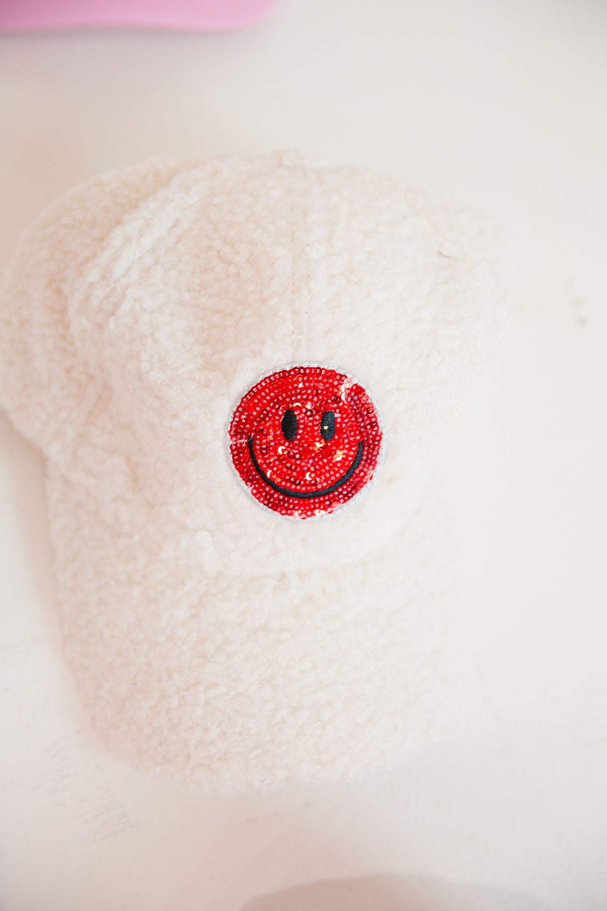 *RED SMILEY SHERPA HAT HAT Judith March