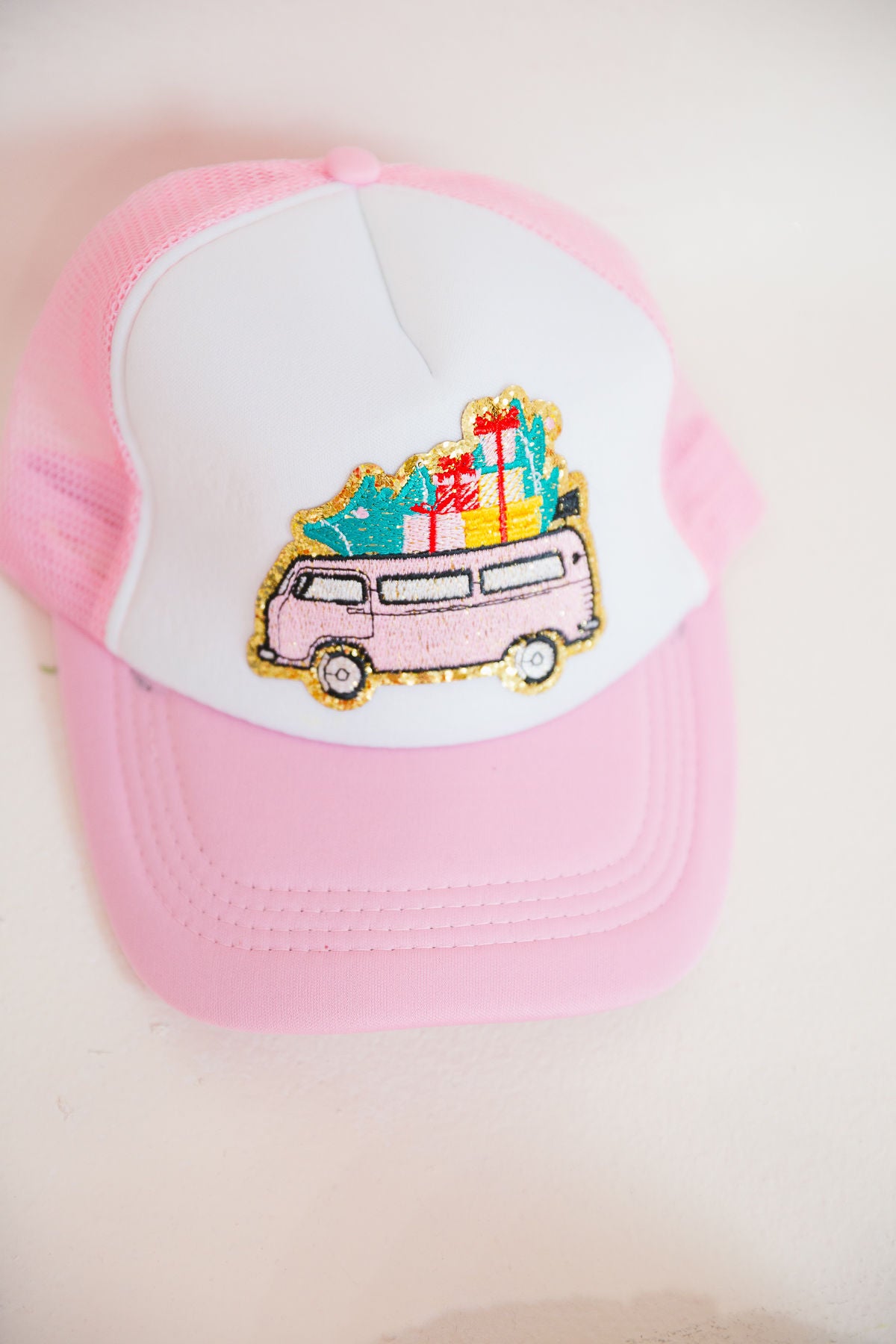 *CAMPER PINK TRUCKER HAT HAT Judith March