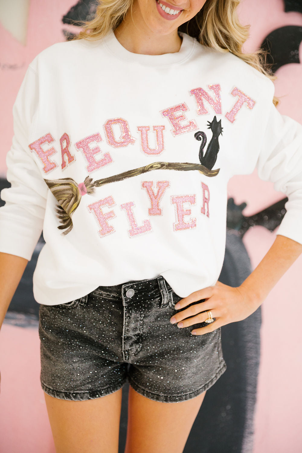 FREQUENT FLYER HAND PAINTED WHITE PULLOVER PULLOVER Judith March