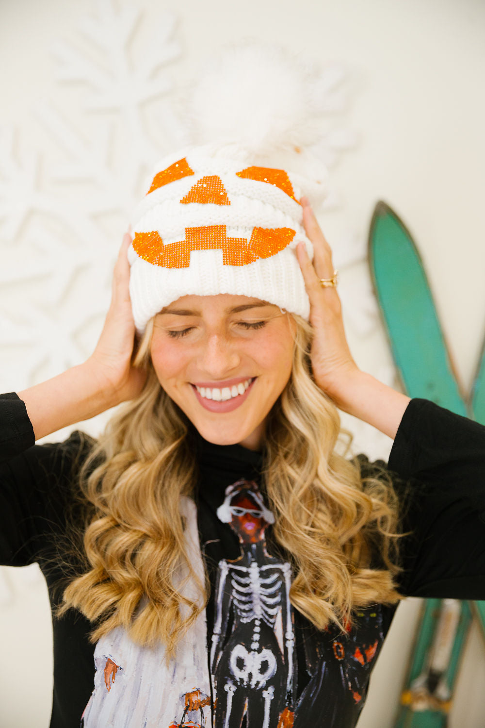 PUMPKIN FACE WHITE BEANIE Clutch Judith March