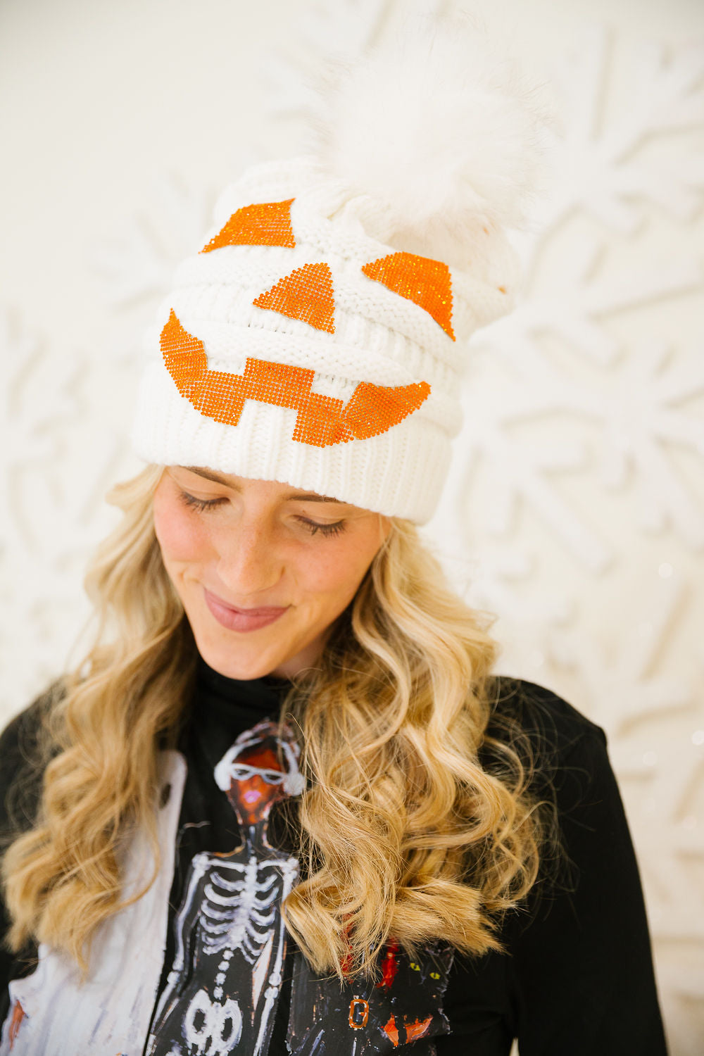 PUMPKIN FACE WHITE BEANIE Clutch Judith March