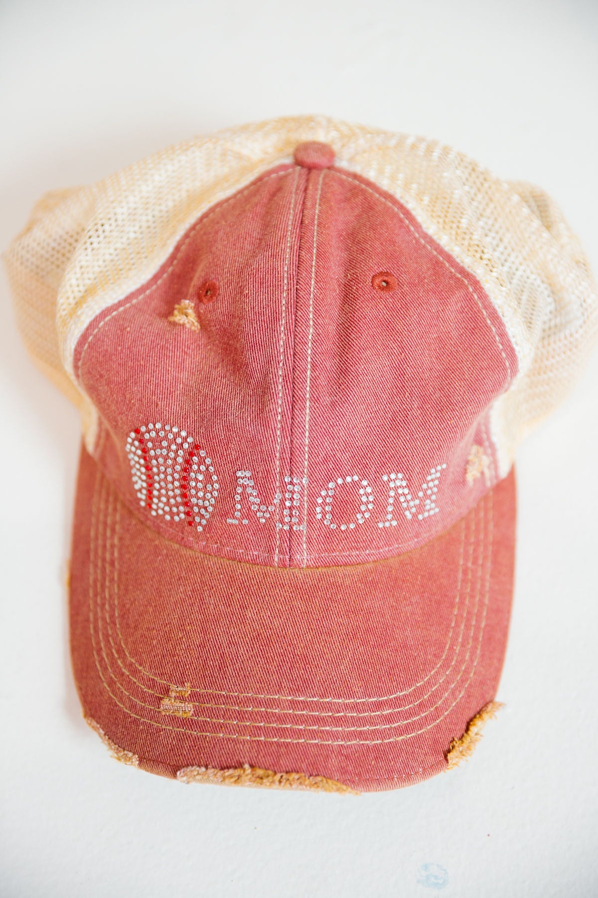 *BASEBALL MOM RED DISTRESSED HAT HAT Judith March