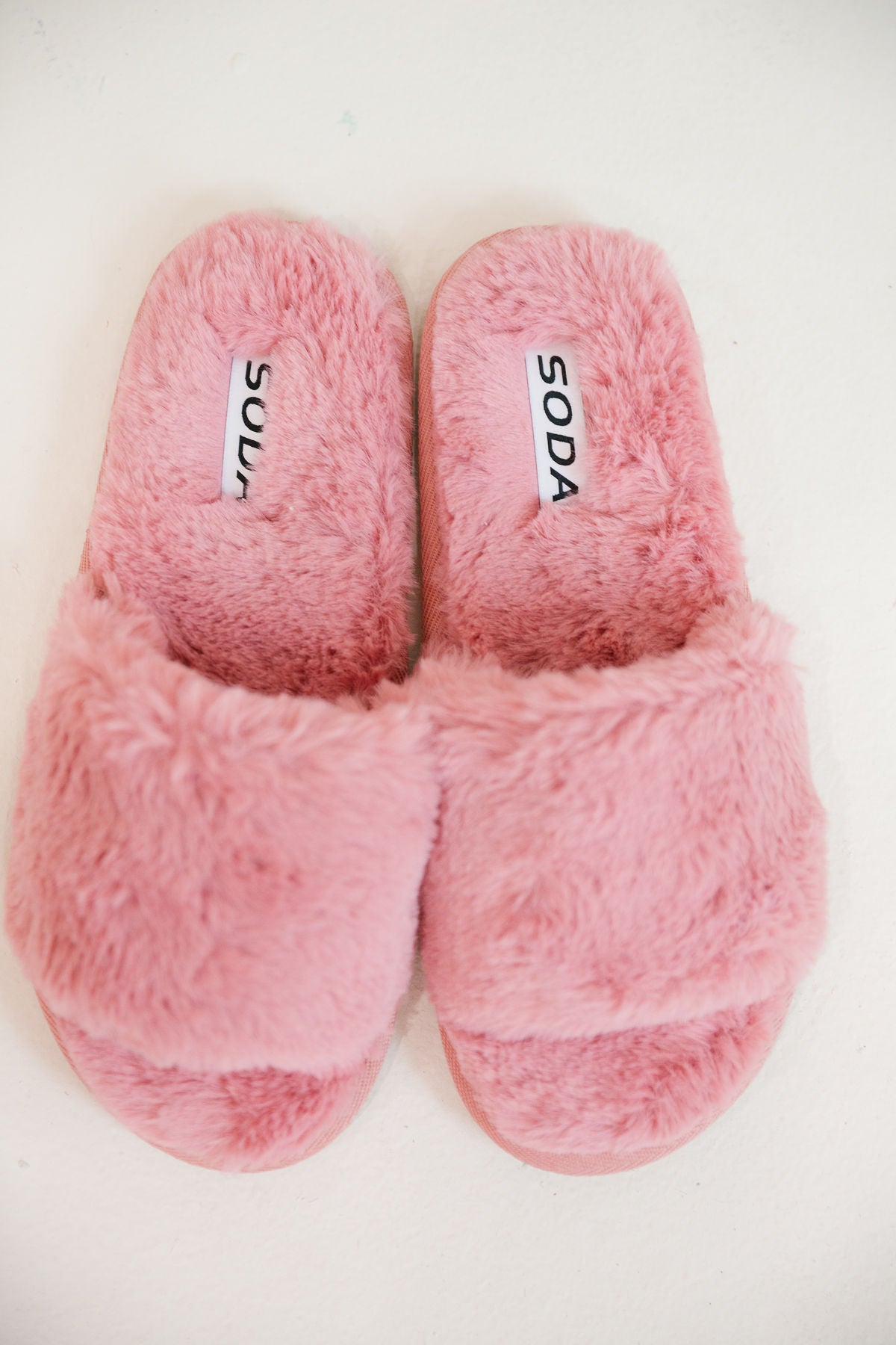 *PINK FUR OPEN TOE SLIPPERS SLIPPERS Judith March