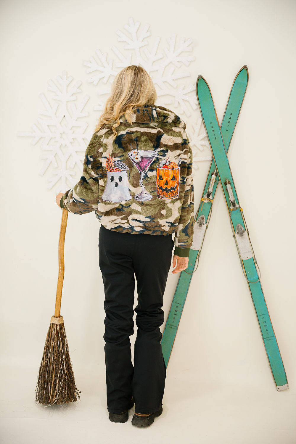 SPOOKY SIPS CAMO JACKET PULLOVER Judith March