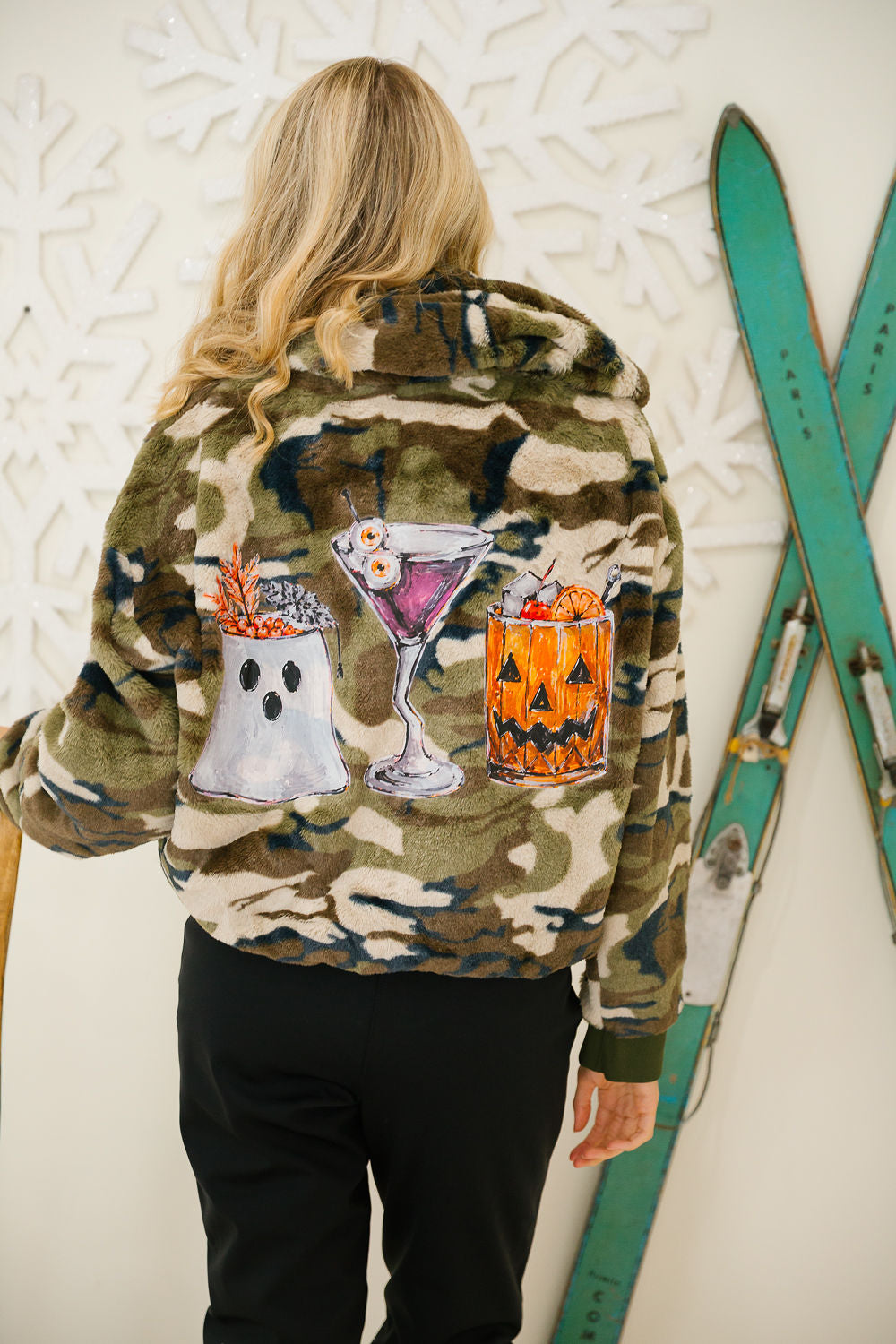 SPOOKY SIPS CAMO JACKET PULLOVER Judith March