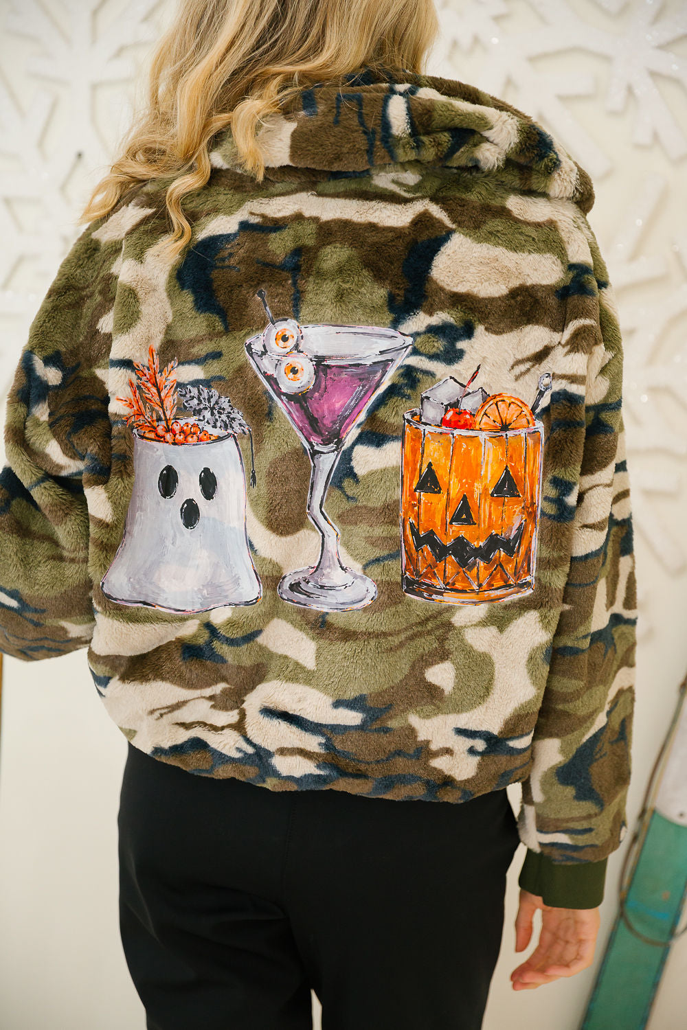 SPOOKY SIPS CAMO JACKET PULLOVER Judith March
