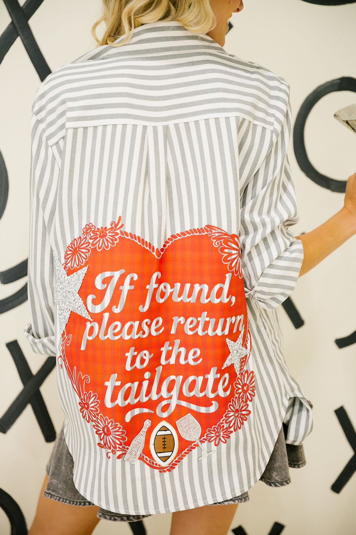 IF FOUND, PLEASE RETURN TO TAILGATE GREY BUTTON DOWN
