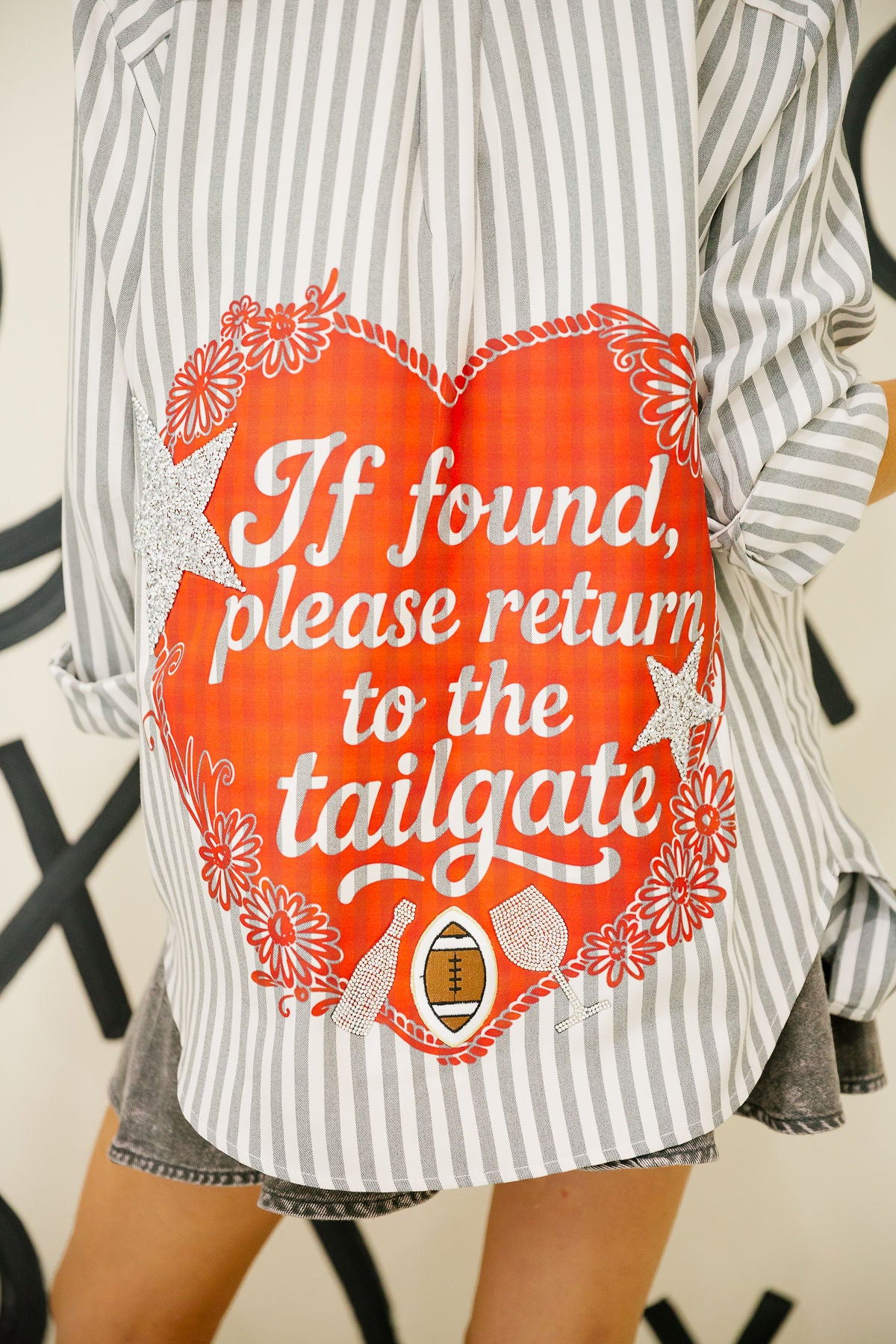 IF FOUND, PLEASE RETURN TO TAILGATE GREY BUTTON DOWN