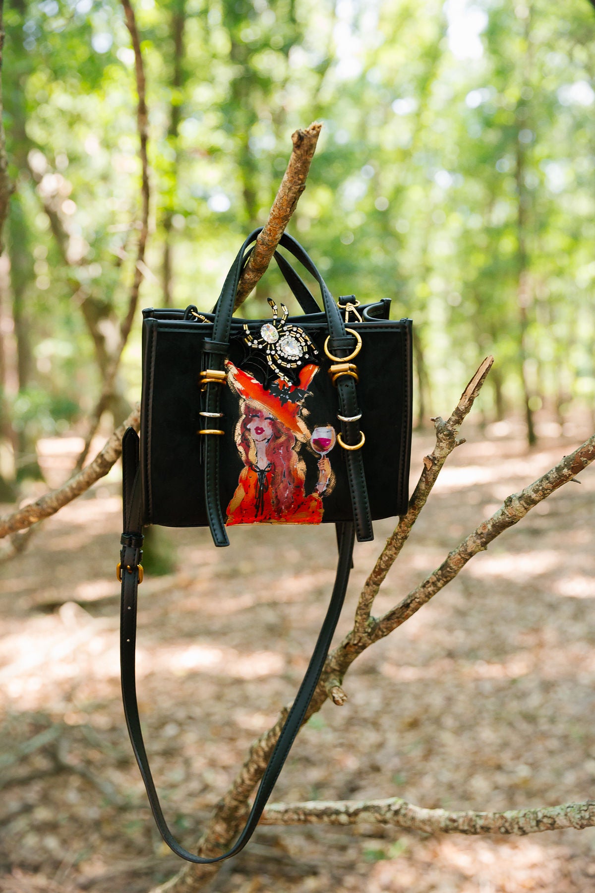 WITCH'S WINE BLACK BAG Clutch Judith March