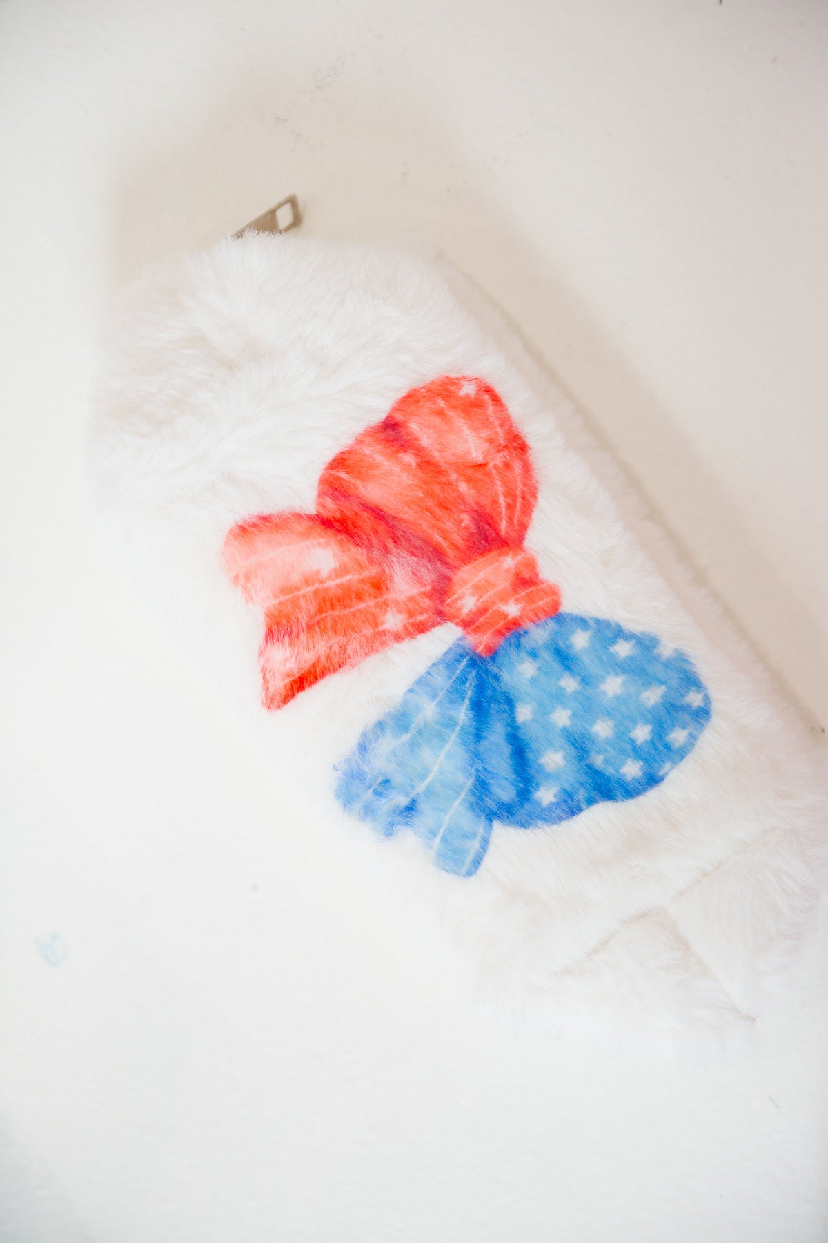 *BOW FLAG FUZZY BAG BAG Judith March