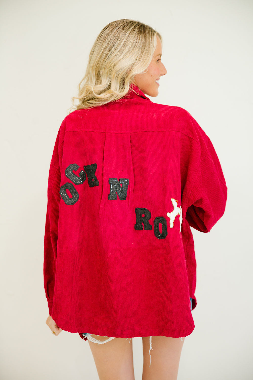 *ROCK N ROLL RED BUTTON DOWN - LARGE PULLOVER Judith March
