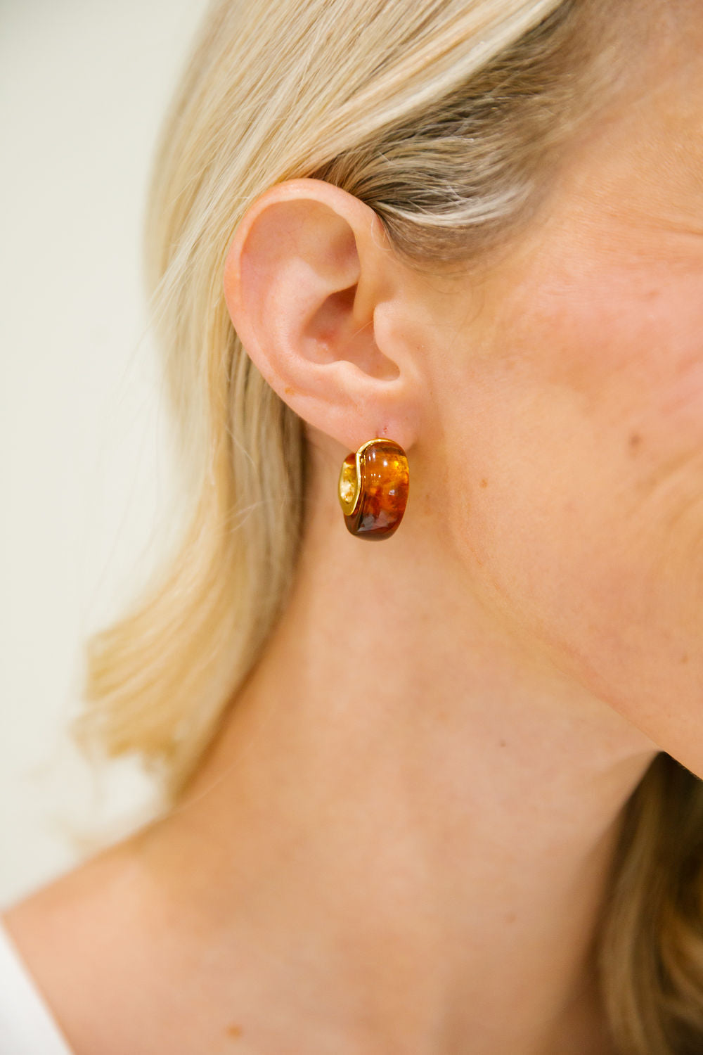 AMBER GLOW EARRINGS earrings Judith March
