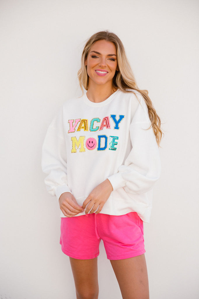 VACAY MODE WHITE PULLOVER